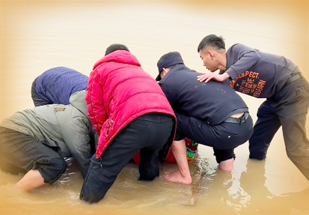 众人险滩施救 点赞济南好人