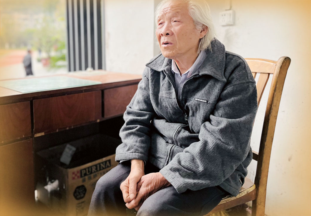 一位“堂吉诃德”的独自等待