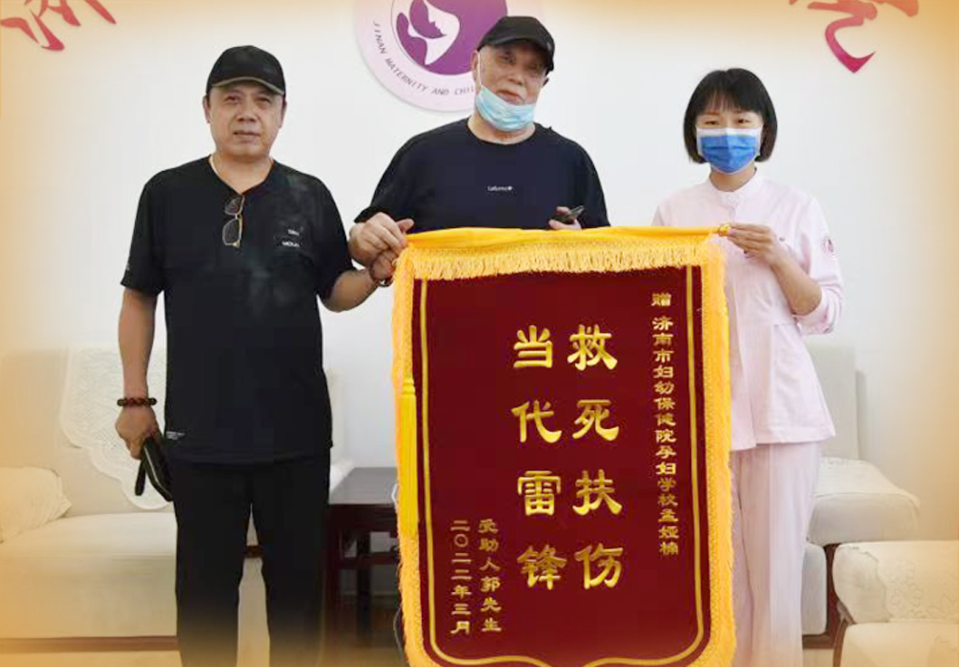 济南护士路边施救病危老者获赞