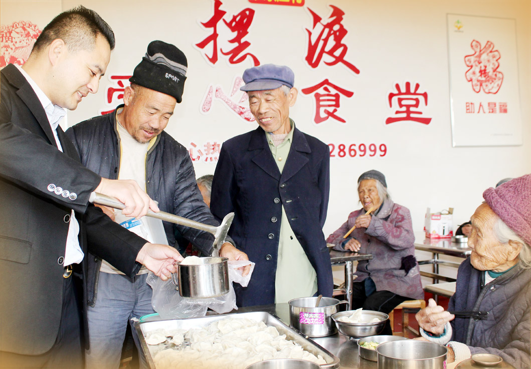 “摆渡人”滕兆敏:热乎饭暖人心