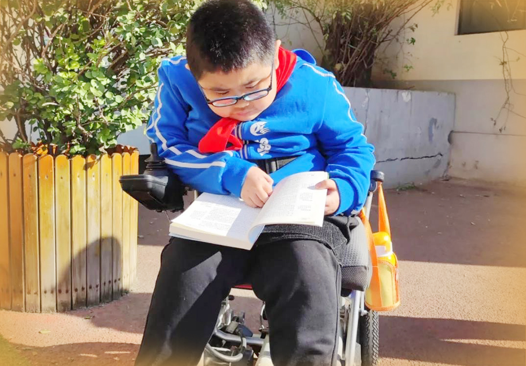 心怀感恩,他将温暖留给他人