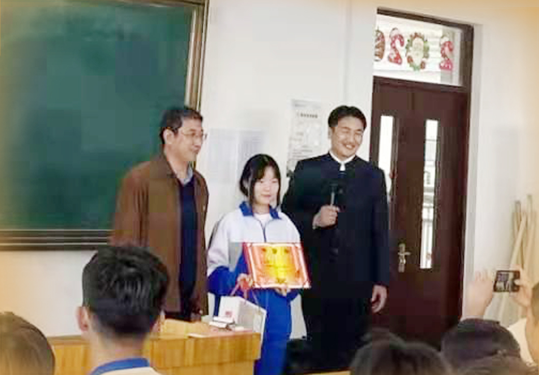 “点穴”救人,15岁女孩陈菲火了