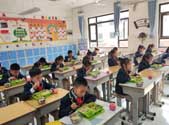 15处中央厨房为学生提供安全午饭