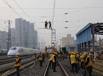 400余人180分钟完成“轨道大挪移”