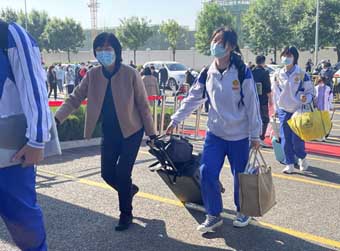 “疫”别数日 少年归来