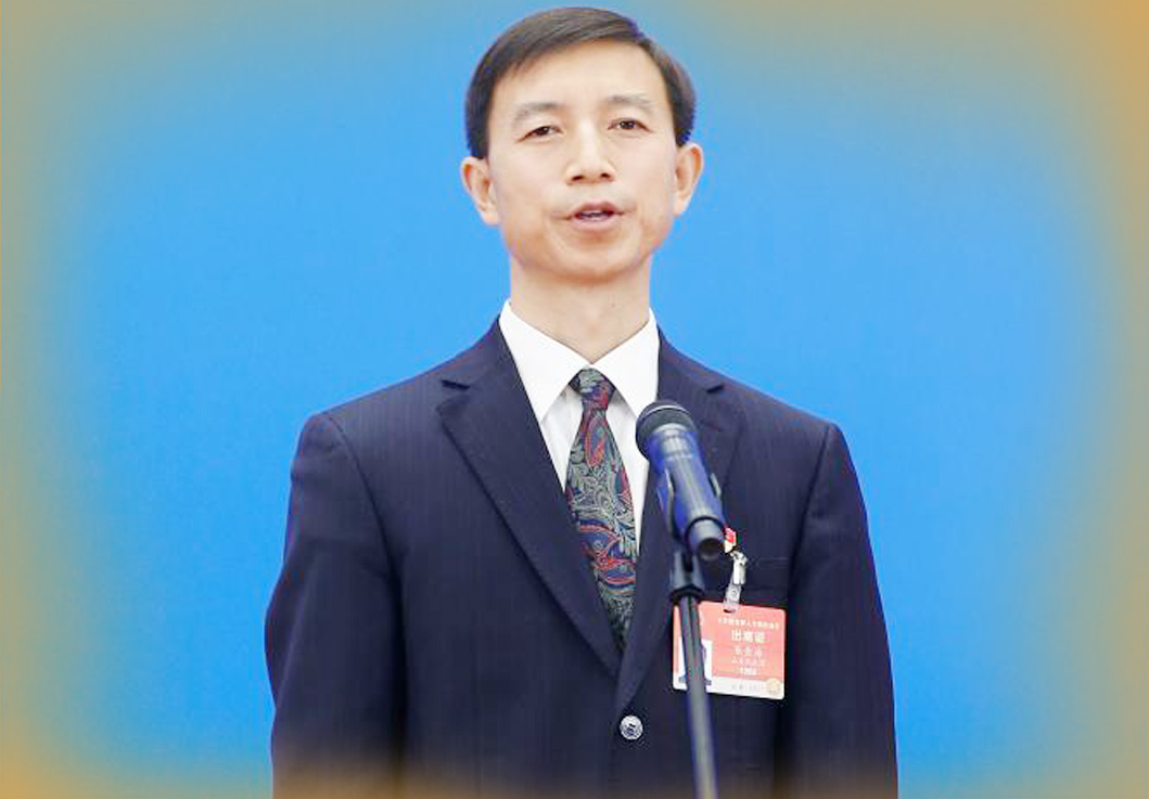 山东团代表张金海亮相“代表通道”