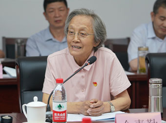 入党58年,她时刻心系党的教育事业