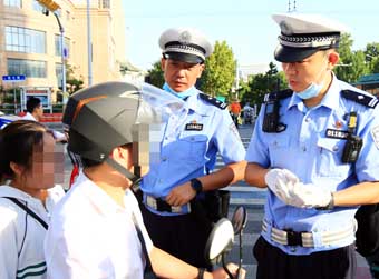 电动自行车载人超12周岁将被罚
