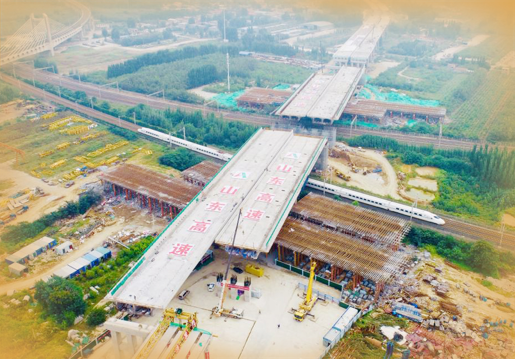 济南大东环上演“空中芭蕾”