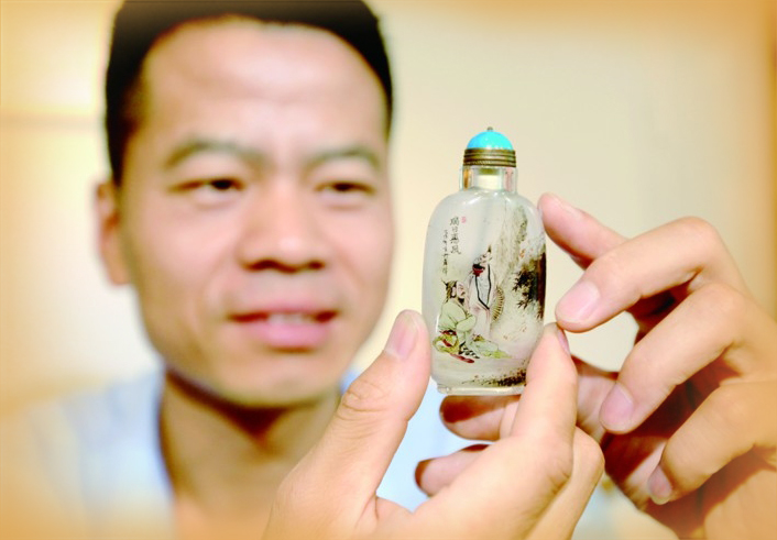 坐船上下班 内画鼻烟壶