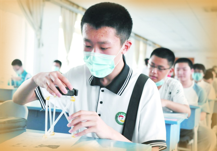 山师附中推荐生考试 家长也当了一回考生