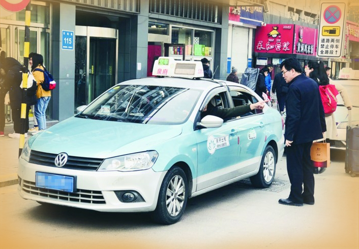 车内须安装存储15日监控的设备