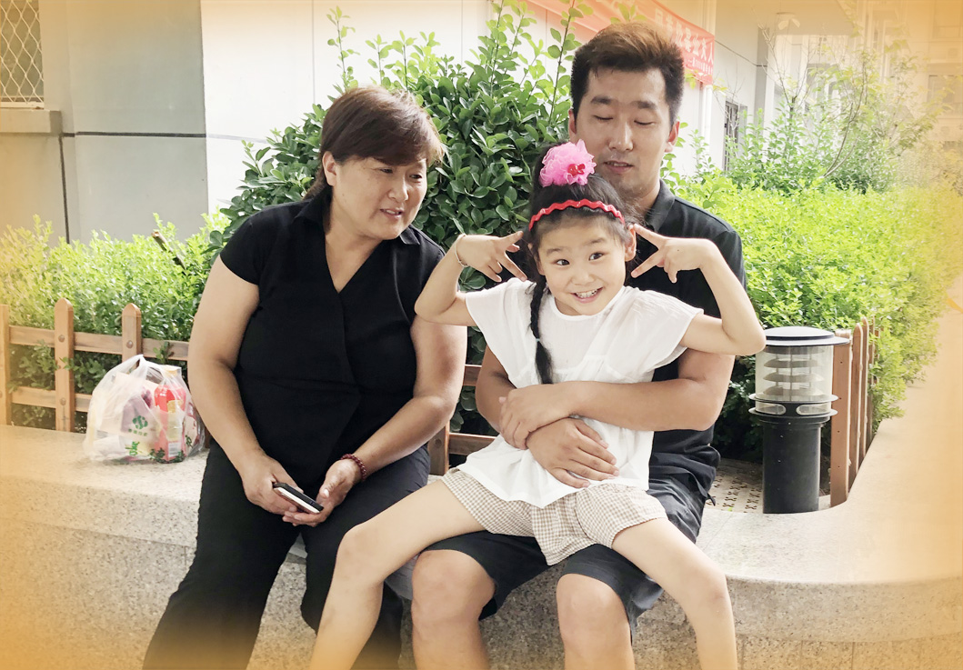 左脚变形坚持跳舞 爱笑女孩获百万粉丝