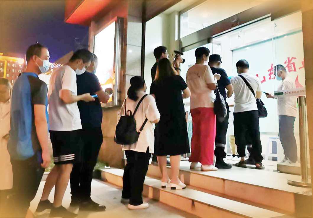 为救娃百余人献血 淄博17人连夜驰援