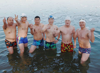 救援站里的冬日“泳”士