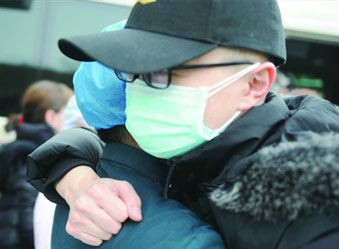 济南两所高中为援鄂医护子女减免学费