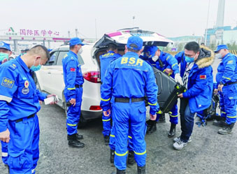 不畏艰险,武汉消杀有“鲁蓝”