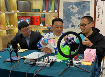 公益带货三人行