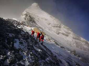 珠峰重量身高 起算点就藏在青岛这石屋里